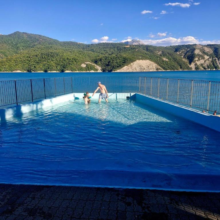Vue imprenable sur Lac de Serre-Ponçon à Chorges : appt prestige 8 pers - Three-Bedroom Apartment - 29