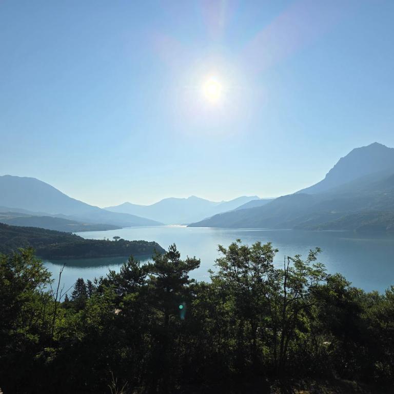 Vue imprenable sur Lac de Serre-Ponçon à Chorges : appt prestige 8 pers - Three-Bedroom Apartment - 33