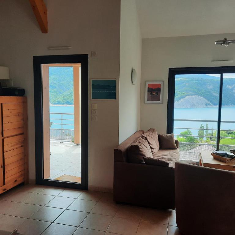 Vue imprenable sur Lac de Serre-Ponçon à Chorges : appt prestige 8 pers - Three-Bedroom Apartment - 13