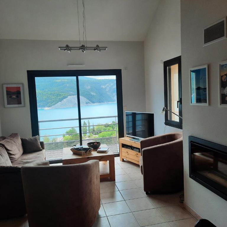 Vue imprenable sur Lac de Serre-Ponçon à Chorges : appt prestige 8 pers - Three-Bedroom Apartment - 14