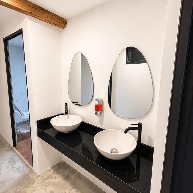 Euphoria Beach House - Twin Room with Private Bathroom - 6