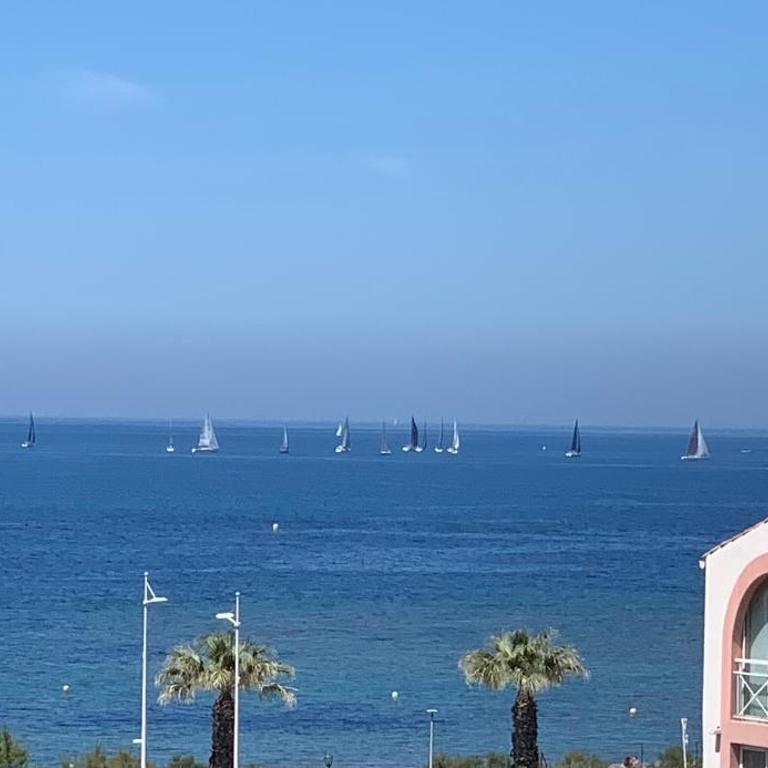 La Coudoulière, vue mer, plage à pied et parking - Appartement 2 Chambres - 35
