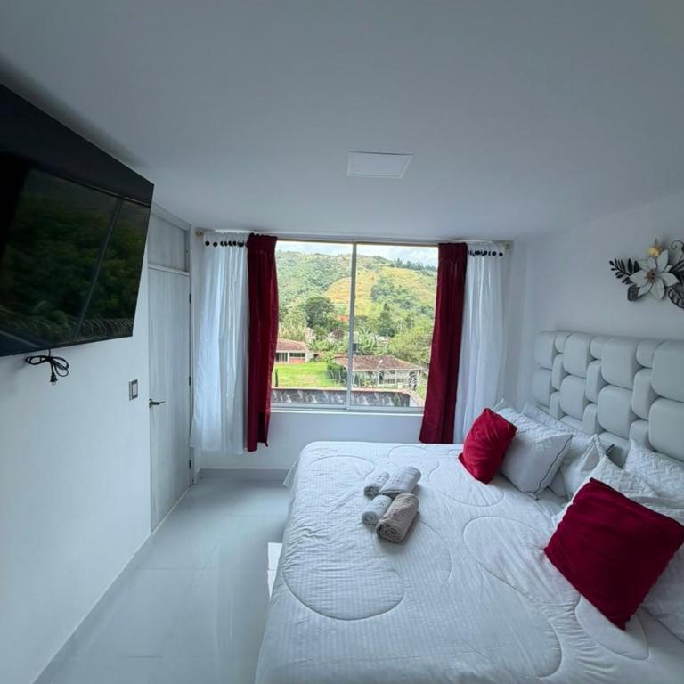 HOTEL BOUTIQUE NR - Habitación Doble con vistas a la montaña - 12