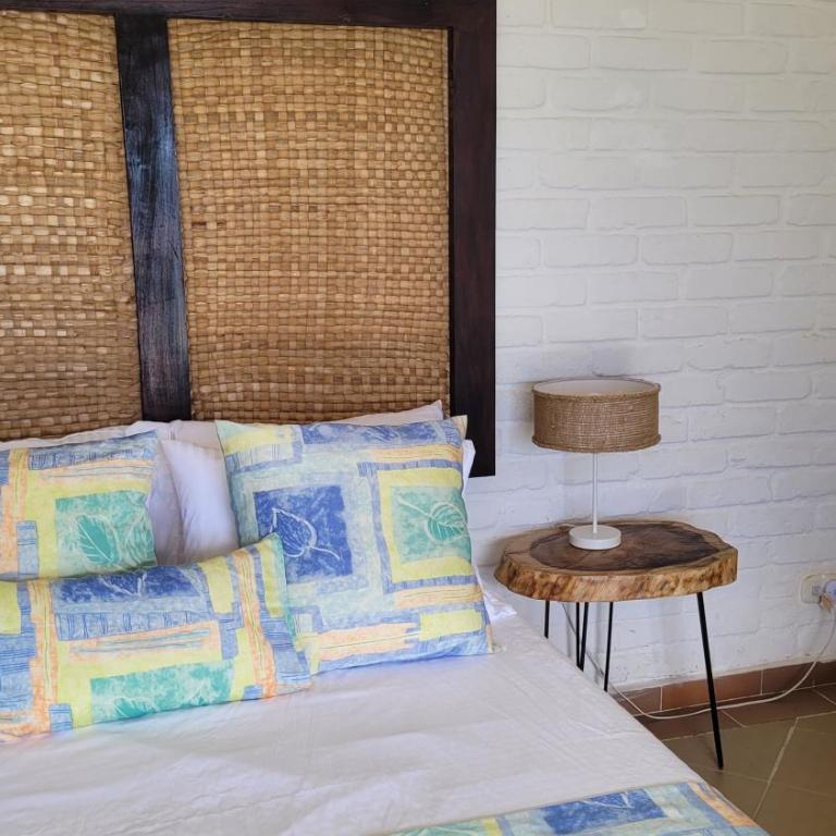 Piscina infinita, vista a las montañas y caballos - Casa de 4 dormitorios - 34