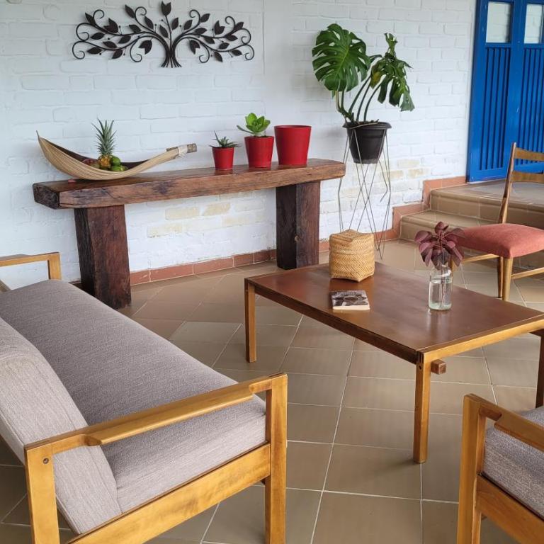 Piscina infinita, vista a las montañas y caballos - Casa de 4 dormitorios - 50