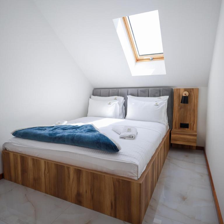Golden Residence Zlatibor - Three-Bedroom Apartment - 5