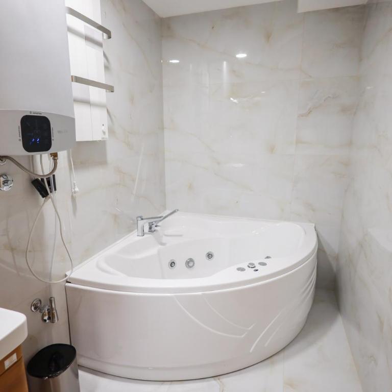 Golden Residence Zlatibor - Three-Bedroom Apartment - 10