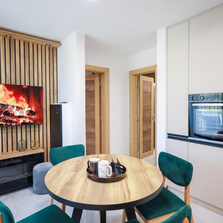 Golden Residence Zlatibor - Three-Bedroom Apartment - 19