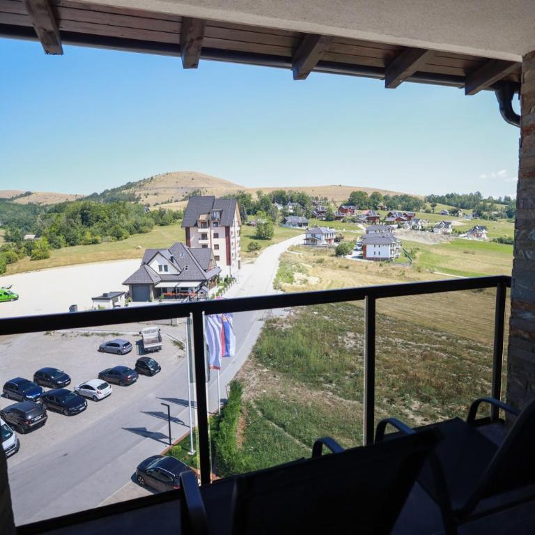 Golden Residence Zlatibor - Three-Bedroom Apartment - 25