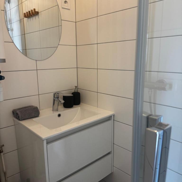 Studio cité de la gastronomie, 5 minutes gare à pied - Apartamento de 1 dormitorio - 4