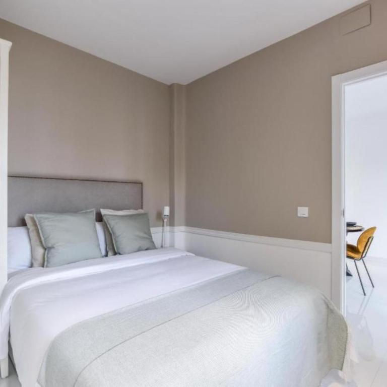 Amazinn Places Embajadores V - Appartamento Deluxe con 2 Camere da Letto e Balcone - 1