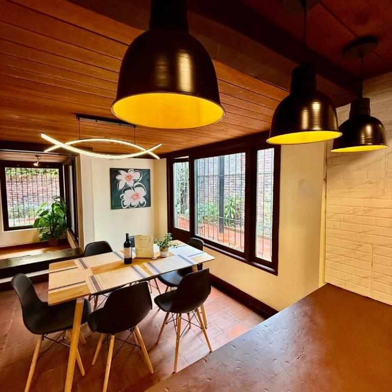 Chalet Suizo - Cinema con BBQ y Gratis Traslado desde Aeropuerto - Five-Bedroom House - 36