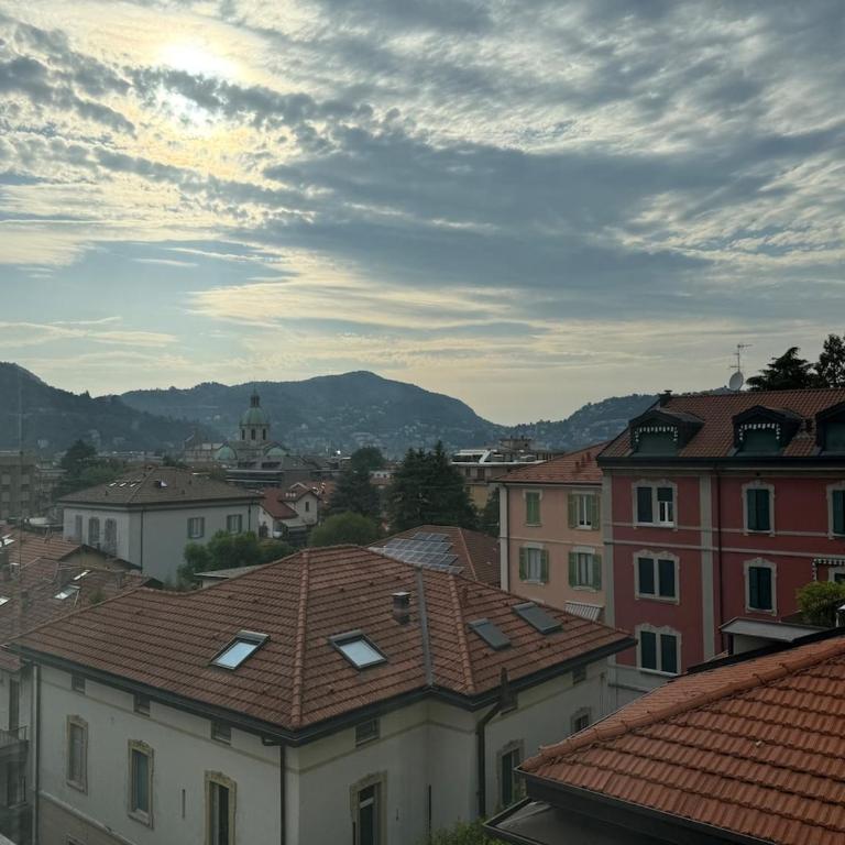 Sunset Light - Downtown Como - One-Bedroom Apartment - 10