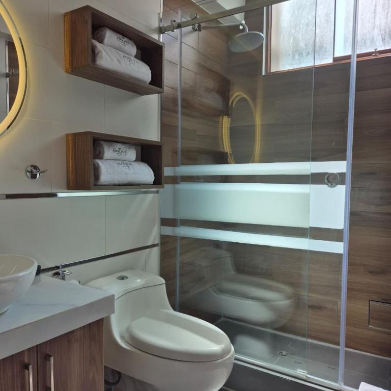 Hotel Adolfo's - Comfort Quadruple Room - 5