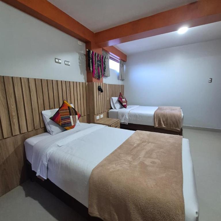 Hotel Adolfo's - Comfort Quadruple Room - 7
