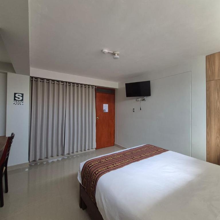 Hotel Adolfo's - Deluxe Double Room - 3