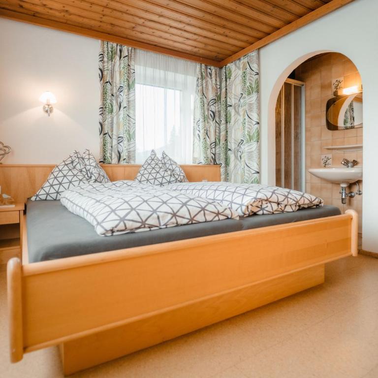 Steinerbauer - Dreibettzimmer mit Aussicht - 5