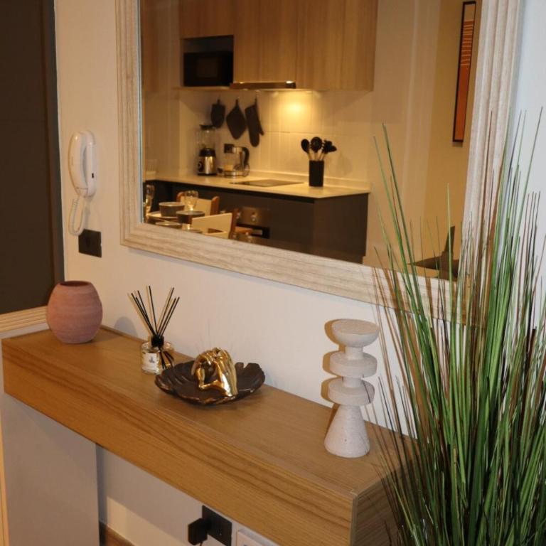 Modern apartment, ideal for shopping and sightseeing - One-Bedroom Apartment - 4