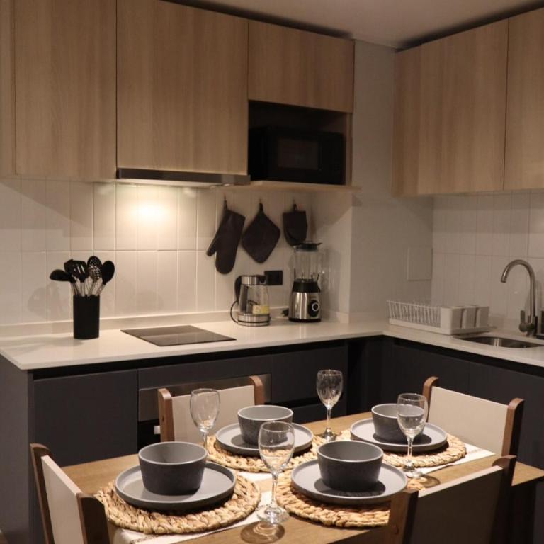 Modern apartment, ideal for shopping and sightseeing - One-Bedroom Apartment - 14