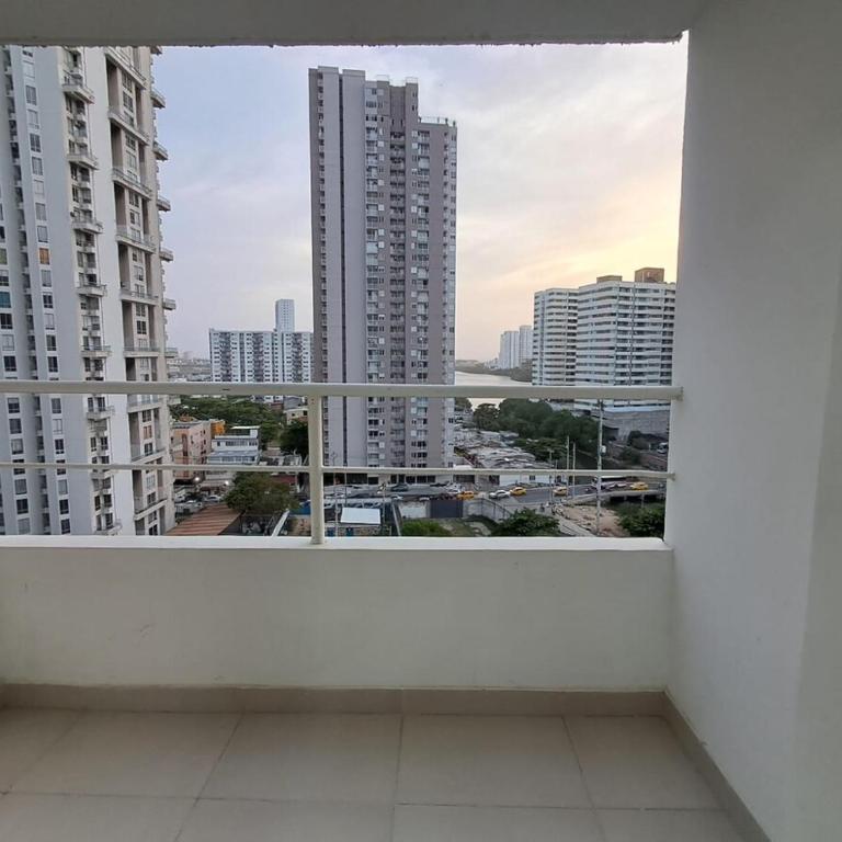 Apartamento Moderno en Cartagena Edificio Torre 811 - Three-Bedroom Apartment - 5