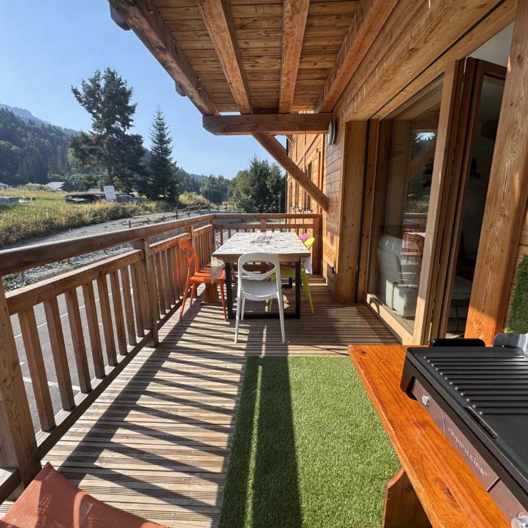Appartement contemporain - 8 pers. - FR-1-836-84 - Appartement - 28