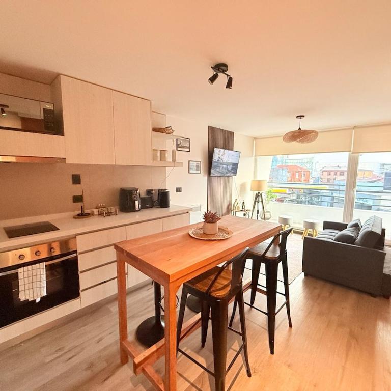 Premium Suite Parking gratis check-in 24 horas - Studio Apartment with Balcony - 13