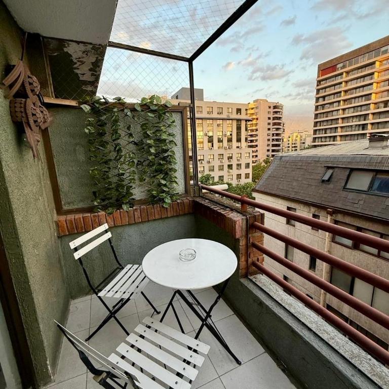 Cómodo depto en El Golf, Las Condes, Self Chek-In - Apartamento de 1 dormitorio - 3