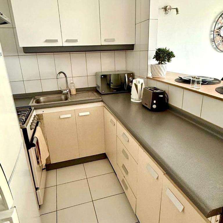 Cómodo depto en El Golf, Las Condes, Self Chek-In - Apartamento de 1 dormitorio - 7