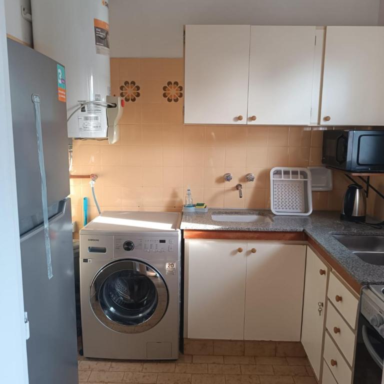 Monoambiente centrico, con Balcón Privado - A 3 cuadras del Mar - Apartamento de 1 dormitorio - 3