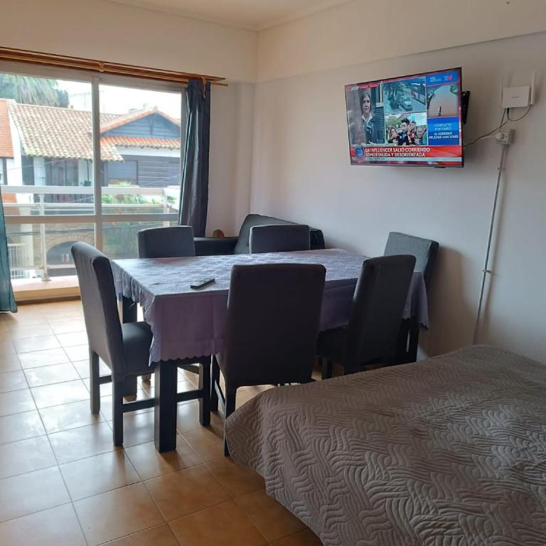Monoambiente centrico, con Balcón Privado - A 3 cuadras del Mar - Apartamento de 1 dormitorio - 4