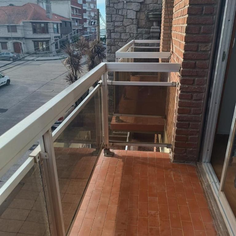 Monoambiente centrico, con Balcón Privado - A 3 cuadras del Mar - Apartamento de 1 dormitorio - 2