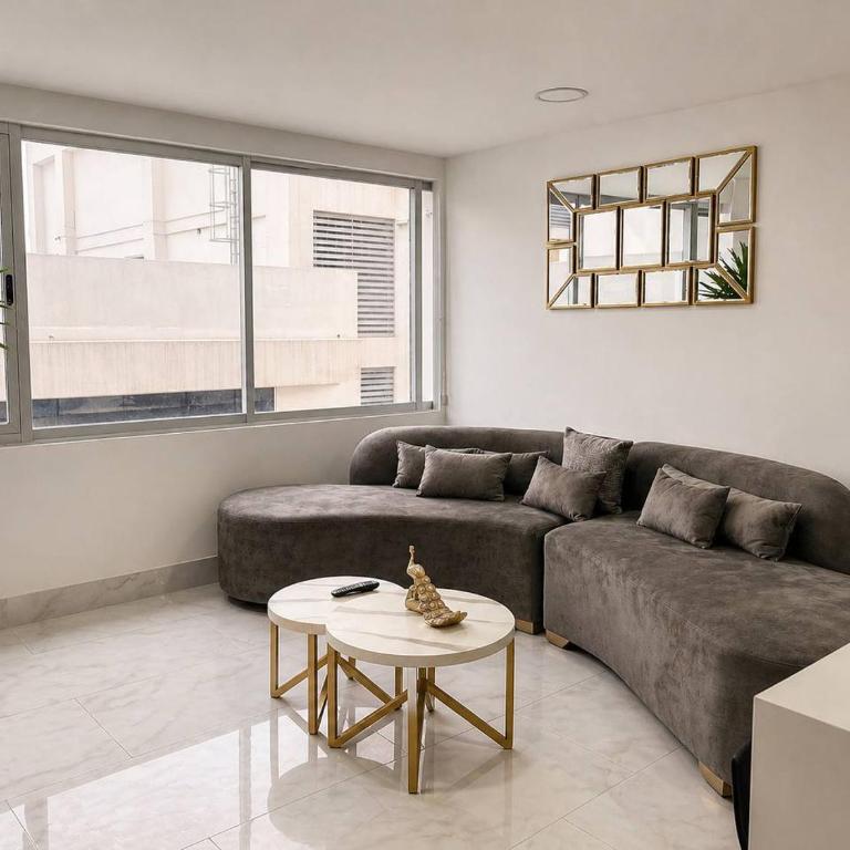 Depa de 3 habitaciones, piso alto, vista a la ciudad, piscina y gym - Family Suite - 2