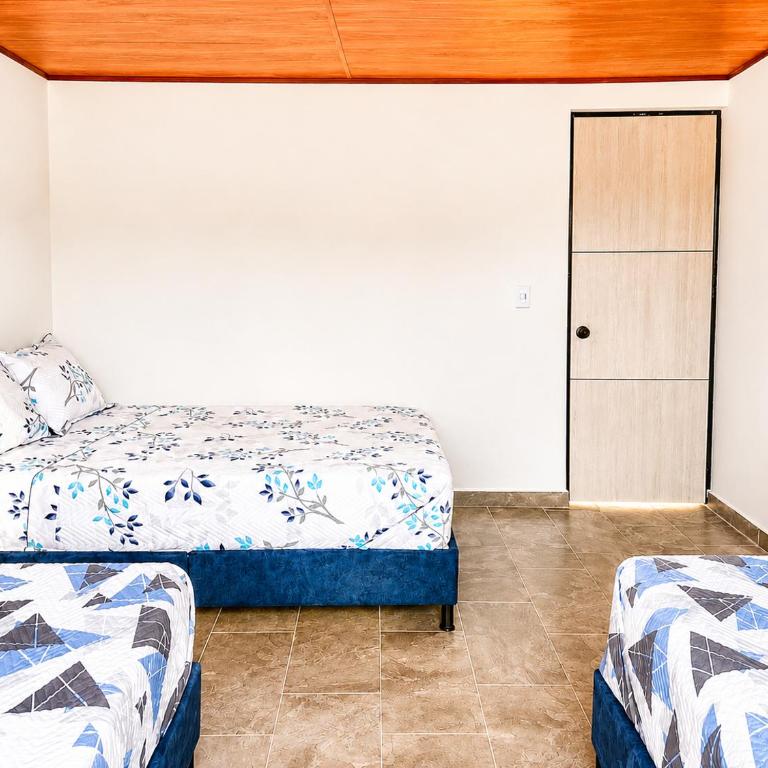 Cachipay Hospedaje - Habitación Triple con baño privado - 1