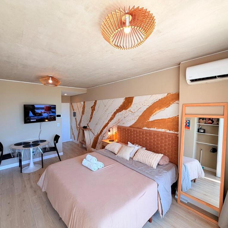 Studio moderno con mural - King Size bed - Apartamento de 1 dormitorio - 2