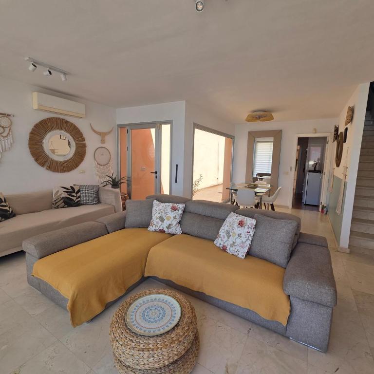 Modern House With Private Swimming Pool - Casa de 3 dormitorios - 37