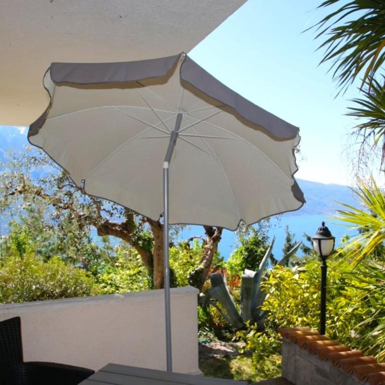 Villette Arias Giovanna & Francesca Lake View and Pool - Appartamento con Vista e Balcone - 20