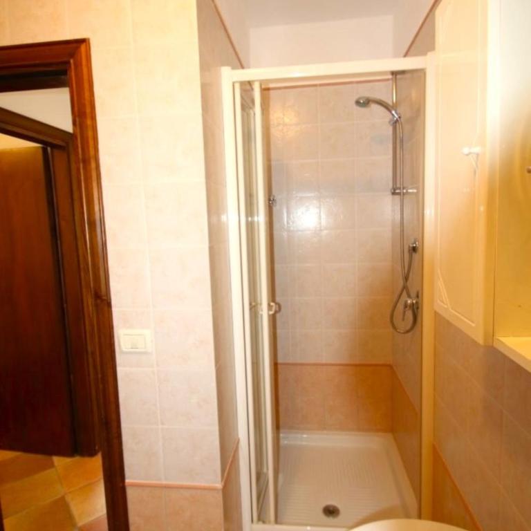 Villette Arias Giovanna & Francesca Lake View and Pool - Appartamento con Vista e Balcone - 21