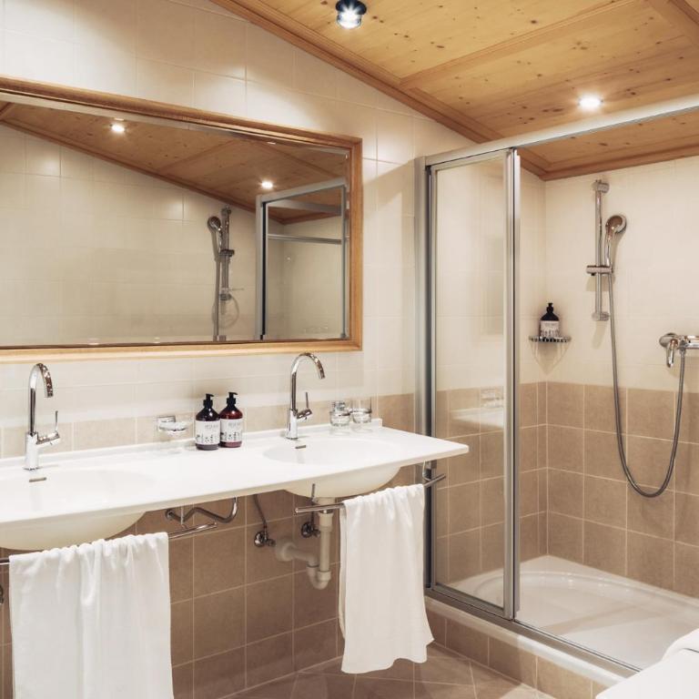 Pension Alpenfluh - Standard Doppelzimmer - 16