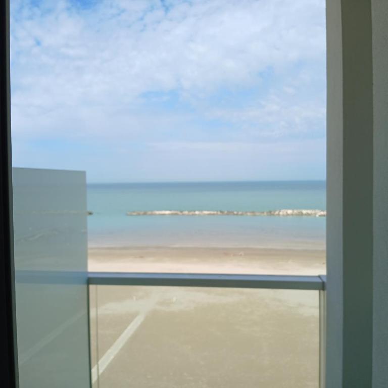 RN006 - Rimini, esclusivo bilocale fronte mare - Appartamento con 1 Camera da Letto - 3