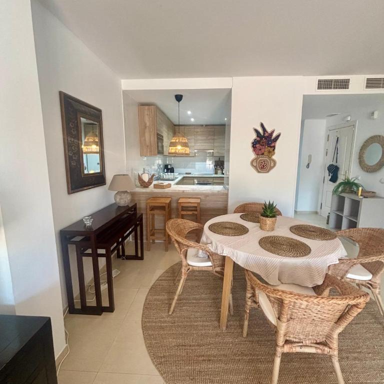 Villa Maravilla - One-Bedroom Deluxe Apartment - 43