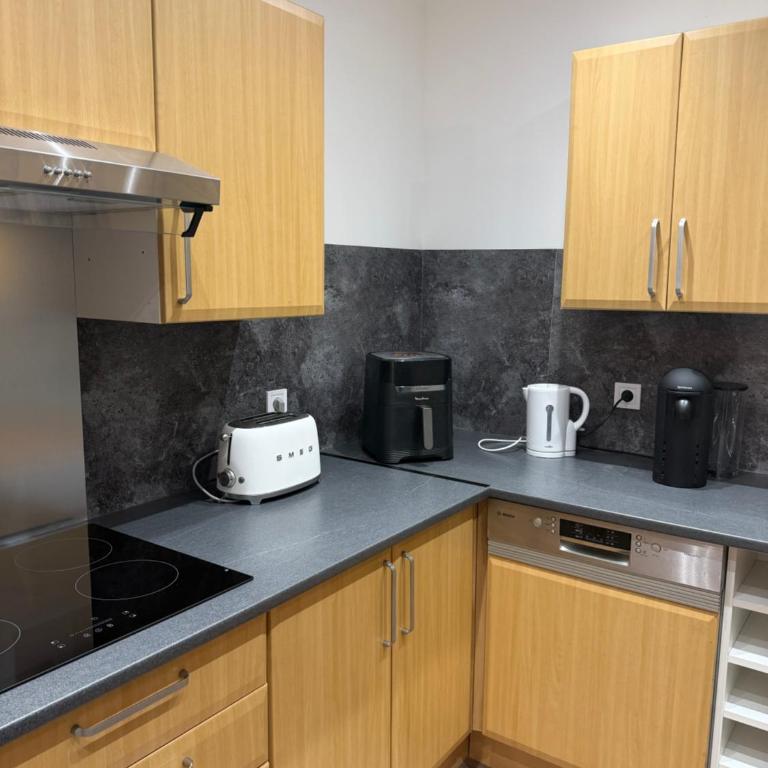 3 chambres climatisation grande capacité gare centre plages accessibles - Appartement - 3