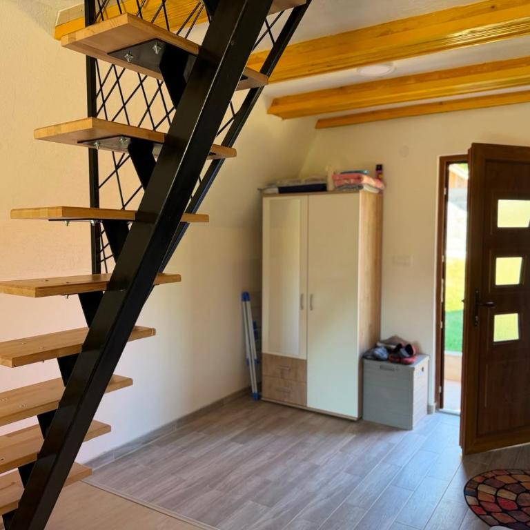 ZELENI BOR koliba vikendica Pale - Koliba sa 2 Spavaće Sobe - 15