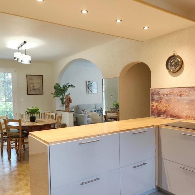 Appartement, rez de jardin avec piscine - Appartement 1 Chambre - 40