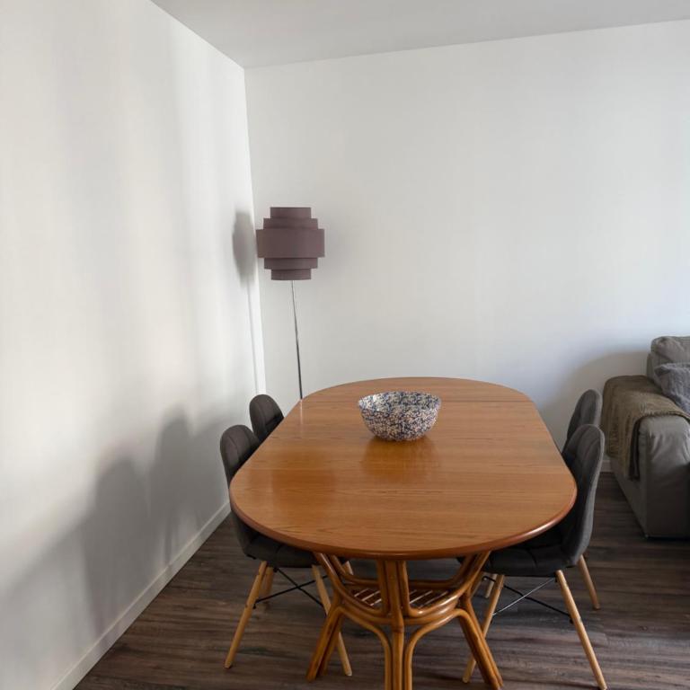 3 chambres climatisation grande capacité gare centre plages accessibles - Appartement - 8