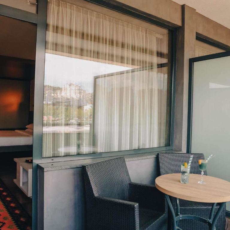 ibis Styles Sarajevo - Executive Dvokrevetna Soba sa Bračnim Krevetom i Balkonom - 2