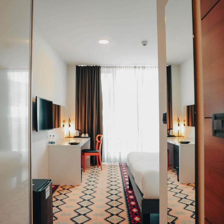 ibis Styles Sarajevo - Superior Room with Double Bed and Sofa - 4
