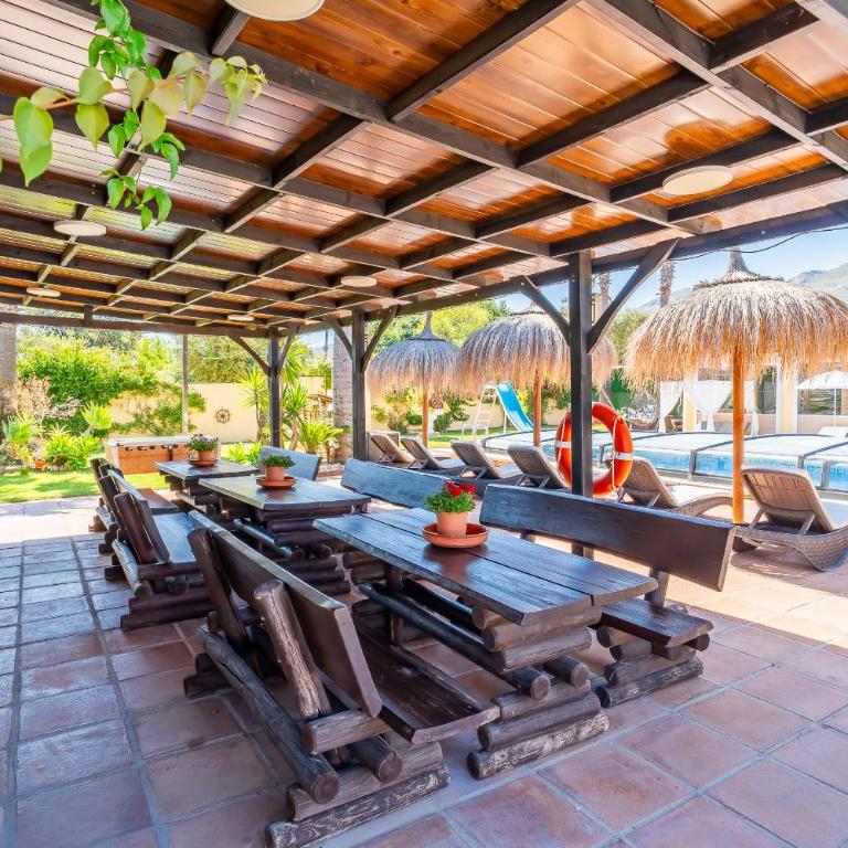 Cubo's Villa Las Palmeras Altas 17PAX - Villa - 5