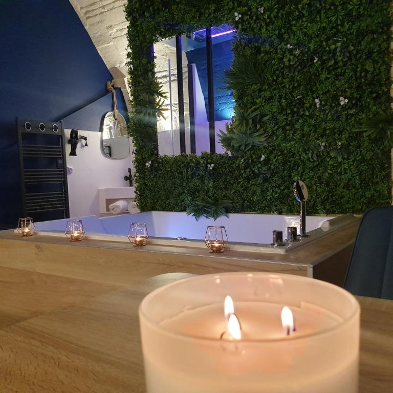 La Parenthèse Envoutée - Studio Lit Queen-Size de Luxe - 2