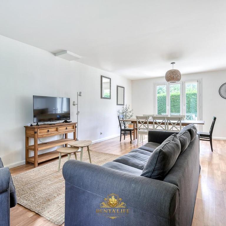 Serrissiens Cordeliers, 5-room house, 15 min from Disney - Four-Bedroom House - 1