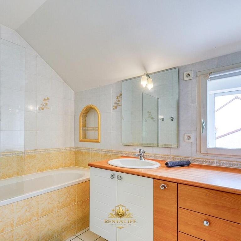 Serrissiens Cordeliers, 5-room house, 15 min from Disney - Four-Bedroom House - 14